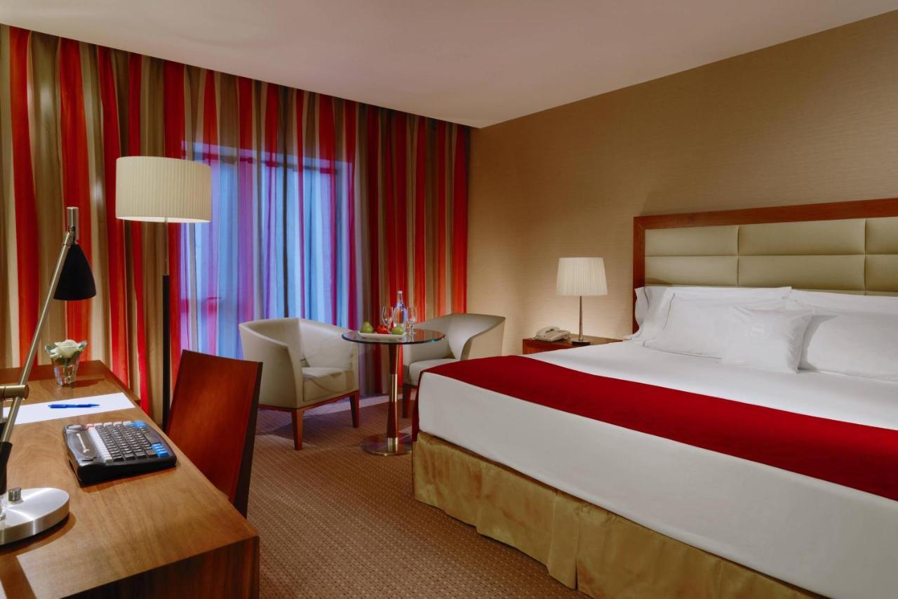 Sheraton Athlone Hotel Екстериор снимка