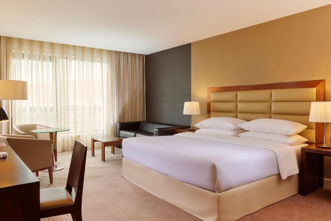 Sheraton Athlone Hotel Екстериор снимка