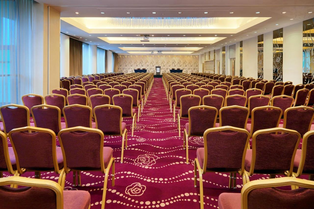 Sheraton Athlone Hotel Екстериор снимка