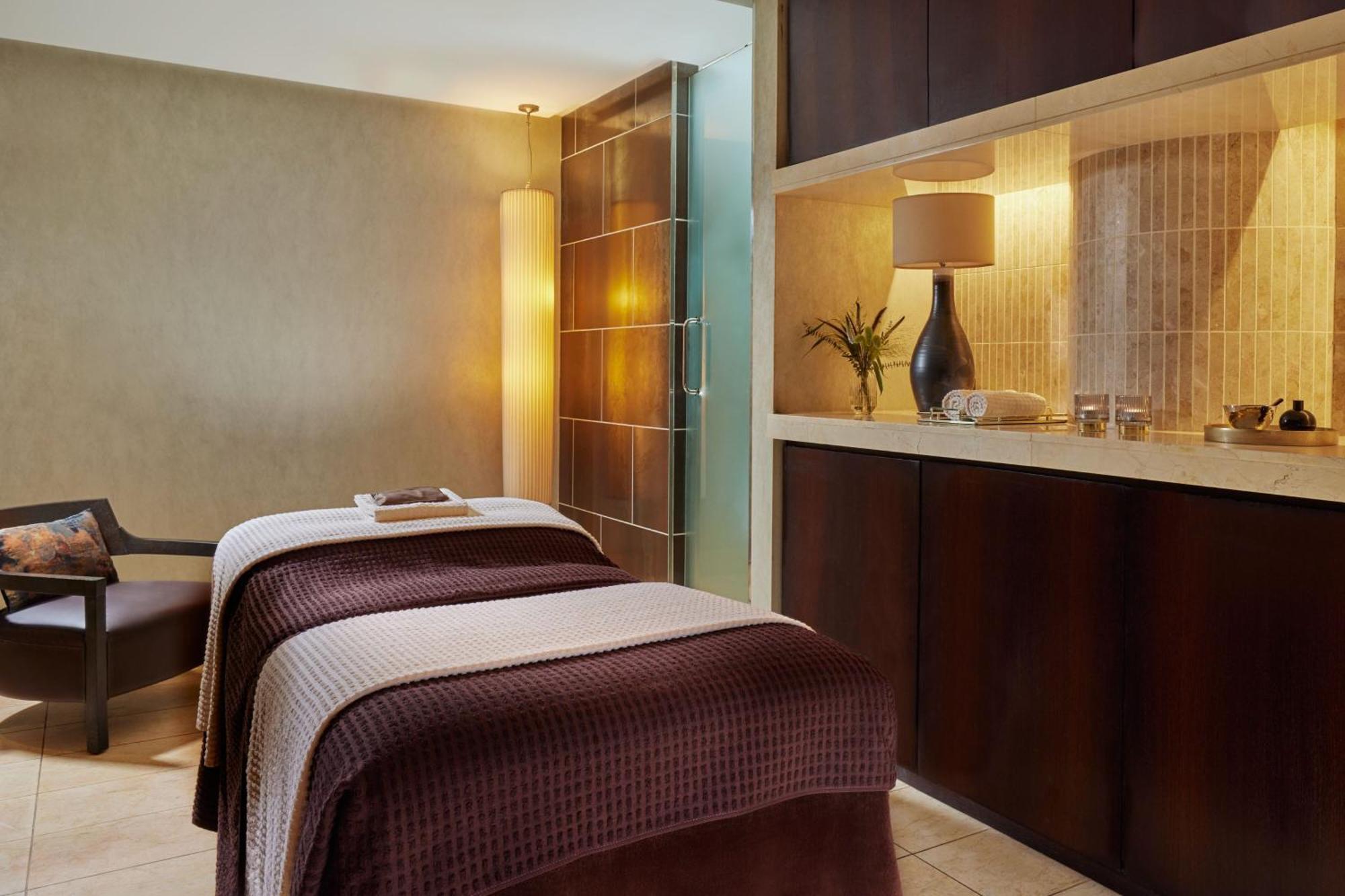 Sheraton Athlone Hotel Екстериор снимка