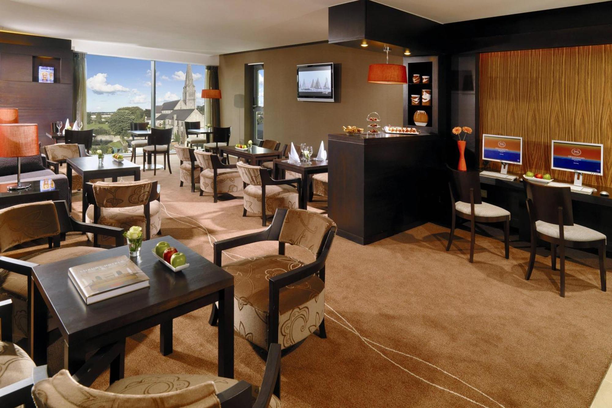 Sheraton Athlone Hotel Екстериор снимка