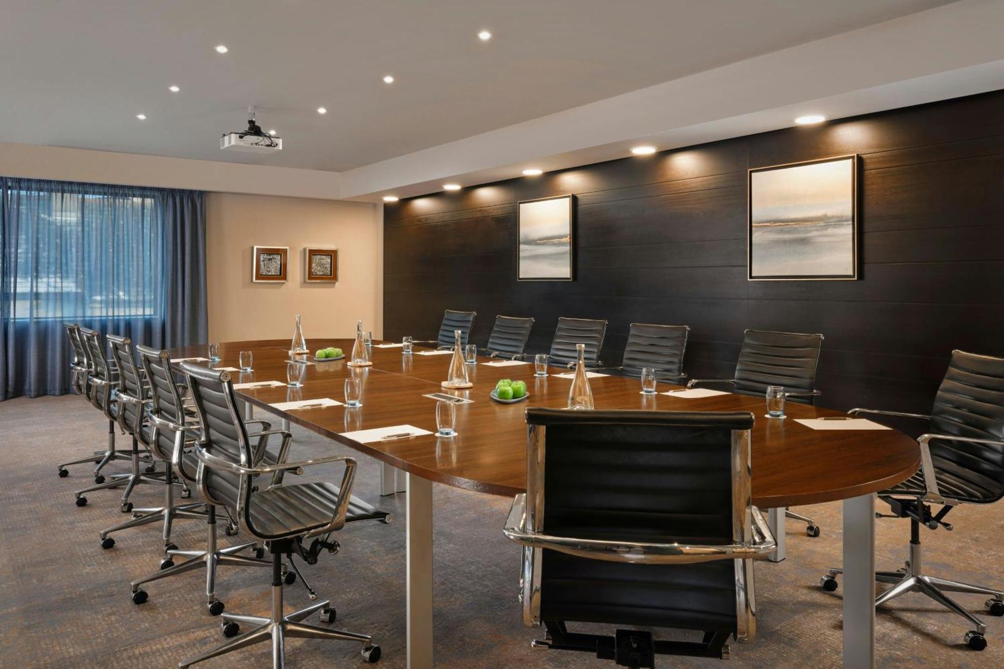 Sheraton Athlone Hotel Екстериор снимка